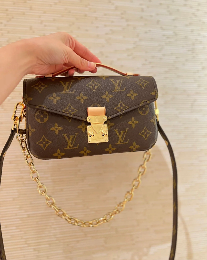 LV pochette metis M44875