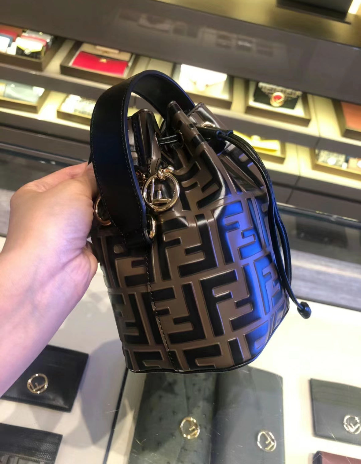 Fendi Mon Trésor 老花水桶包