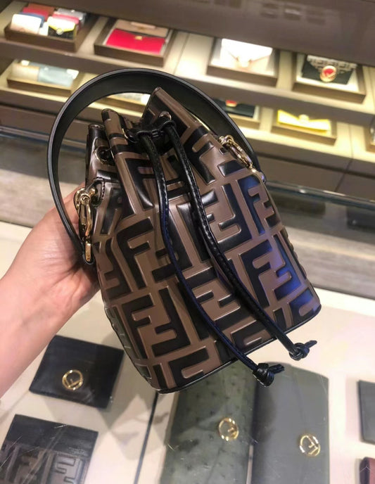 Fendi Mon Trésor 老花水桶包