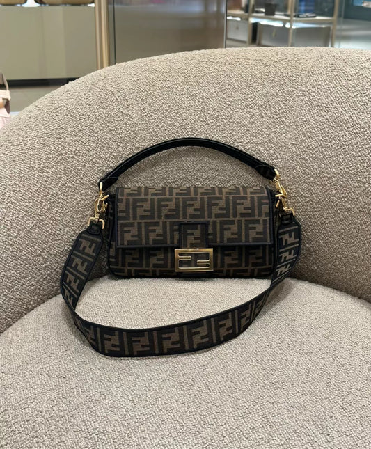 Fendi Baguette 法棍